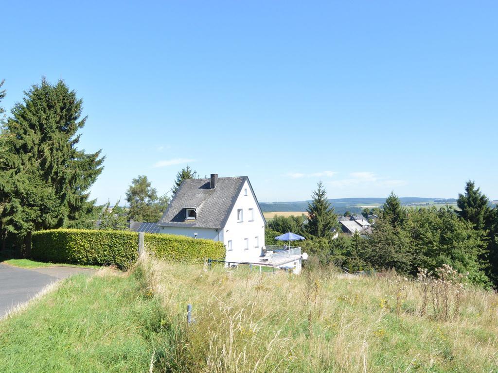 Geisfeld  Peaceful Holiday Home In Rascheid Near Forest מראה חיצוני תמונה